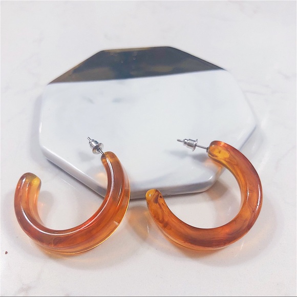 Jewelry - 🆙Acrylic Resin Half Hoop Tortoise Earrings